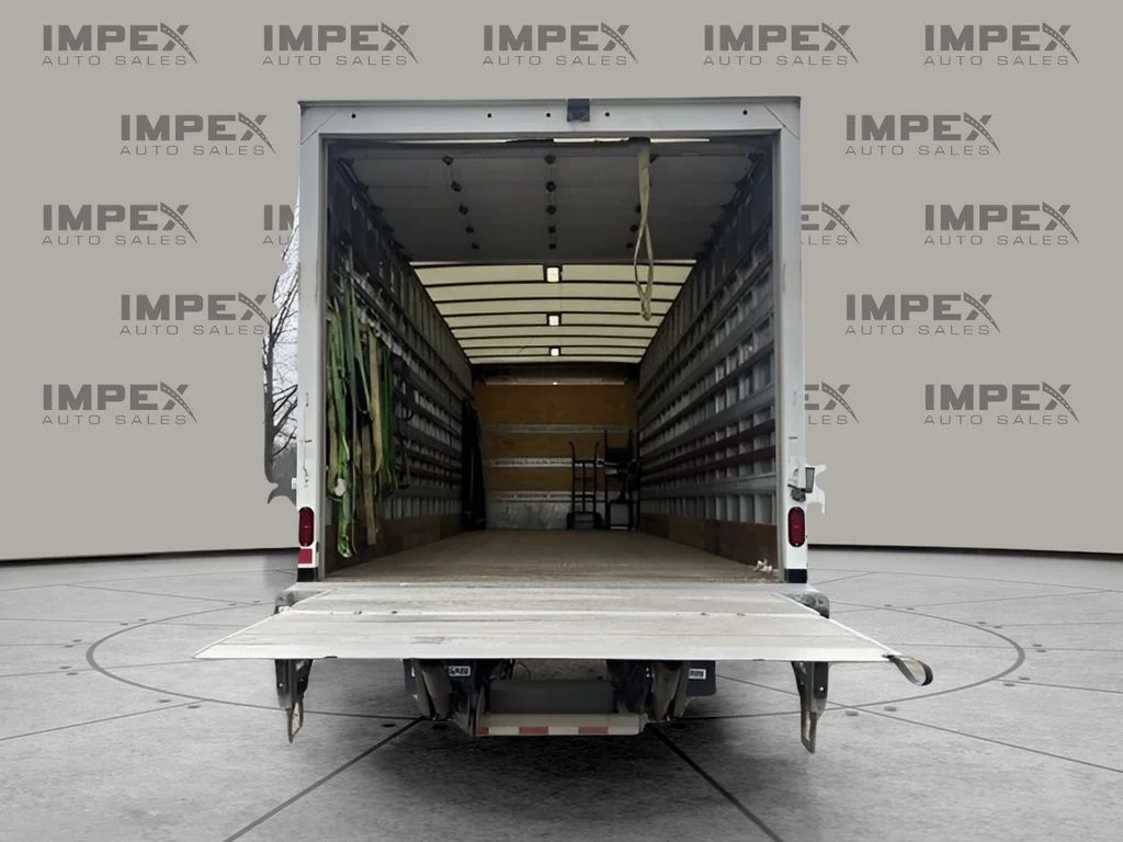 Used 2023 White Isuzu  image 51
