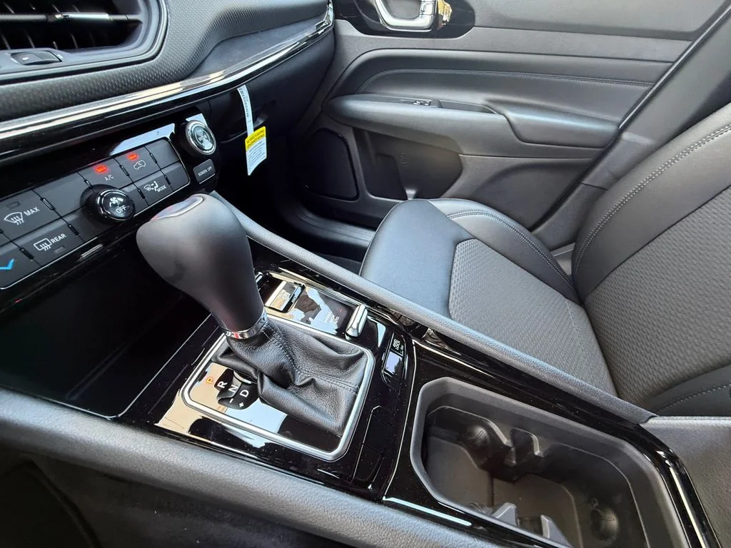 New 2026 Silver Jeep Latitude image 22