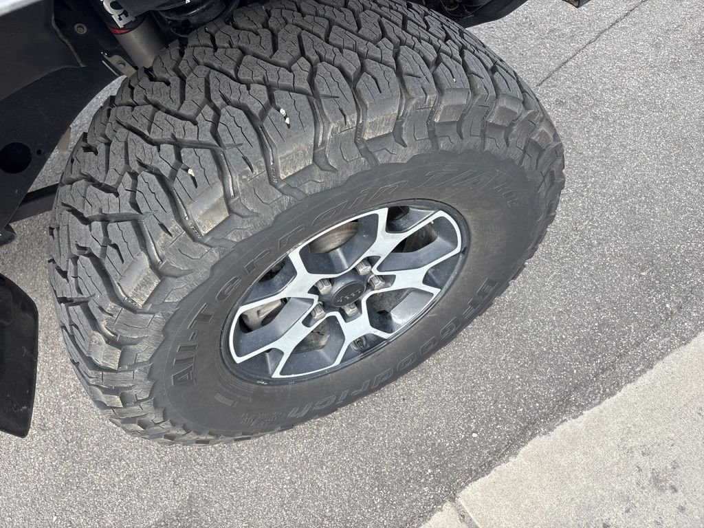 Used 2020 Green Jeep Unlimited Rubicon image 3