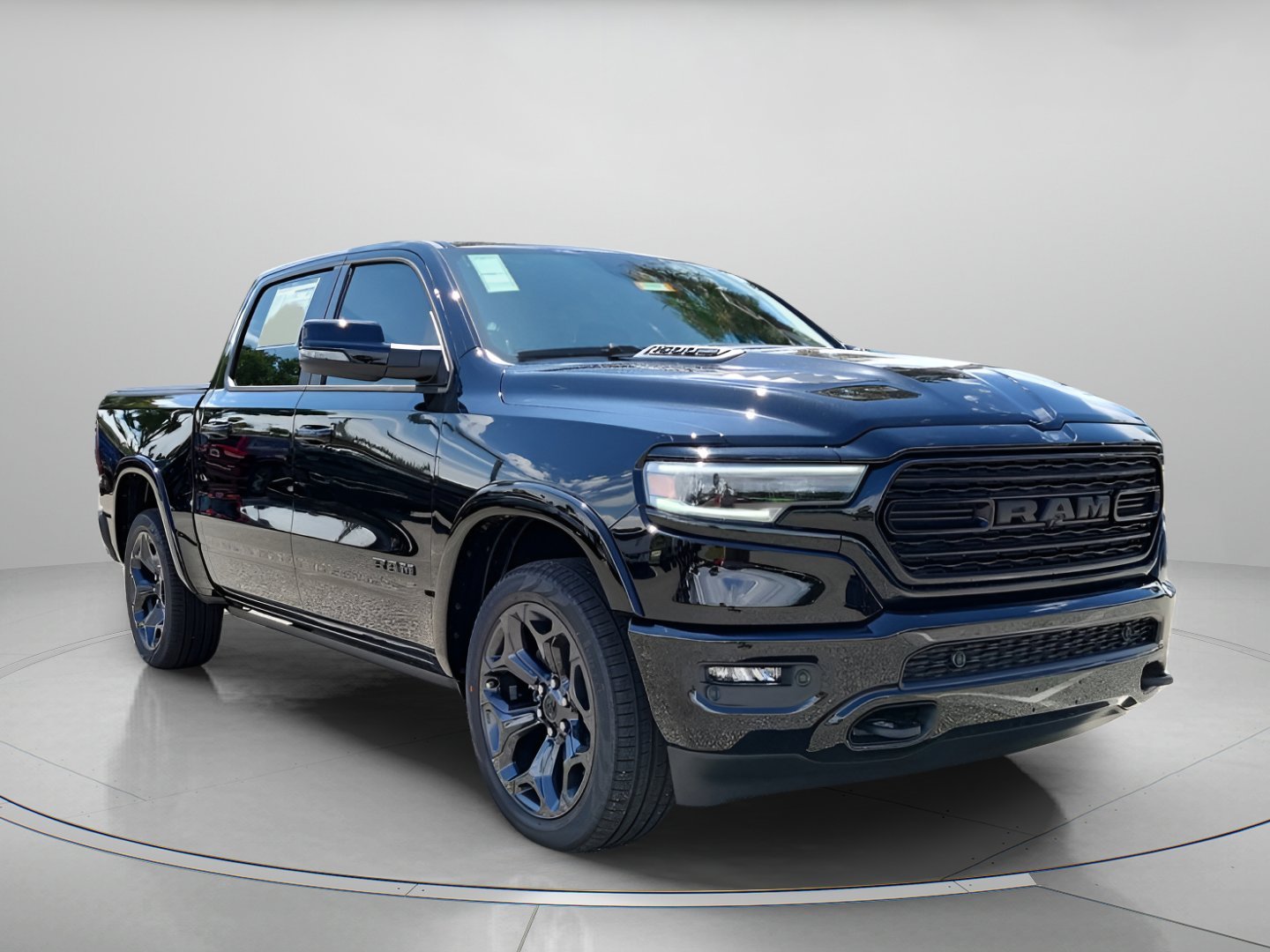 2023 RAM 1500 Limited 4x4 Crew Cab 5'7's photo