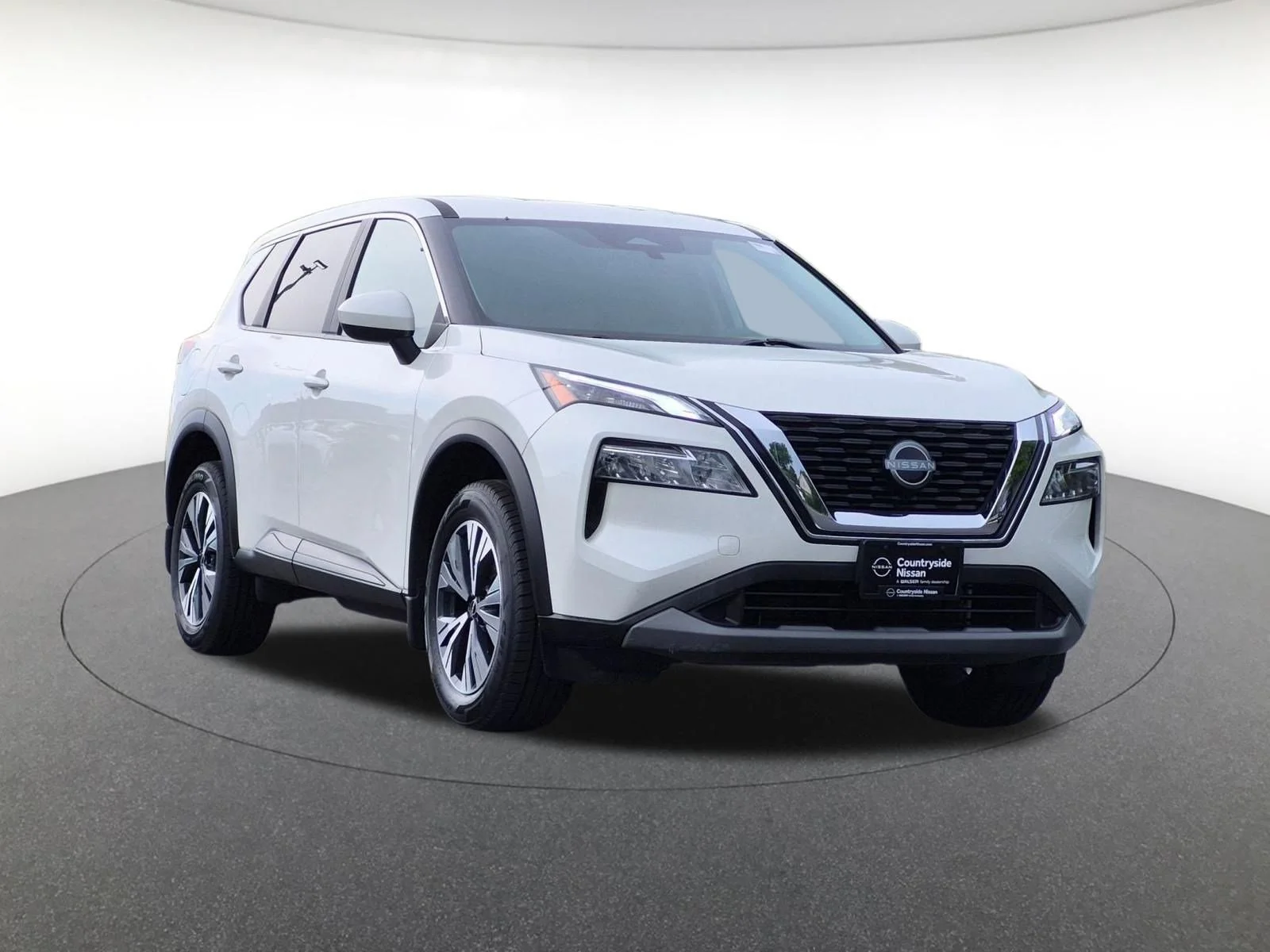 Used 2023 Pearl White Tricoat Nissan SV image 3