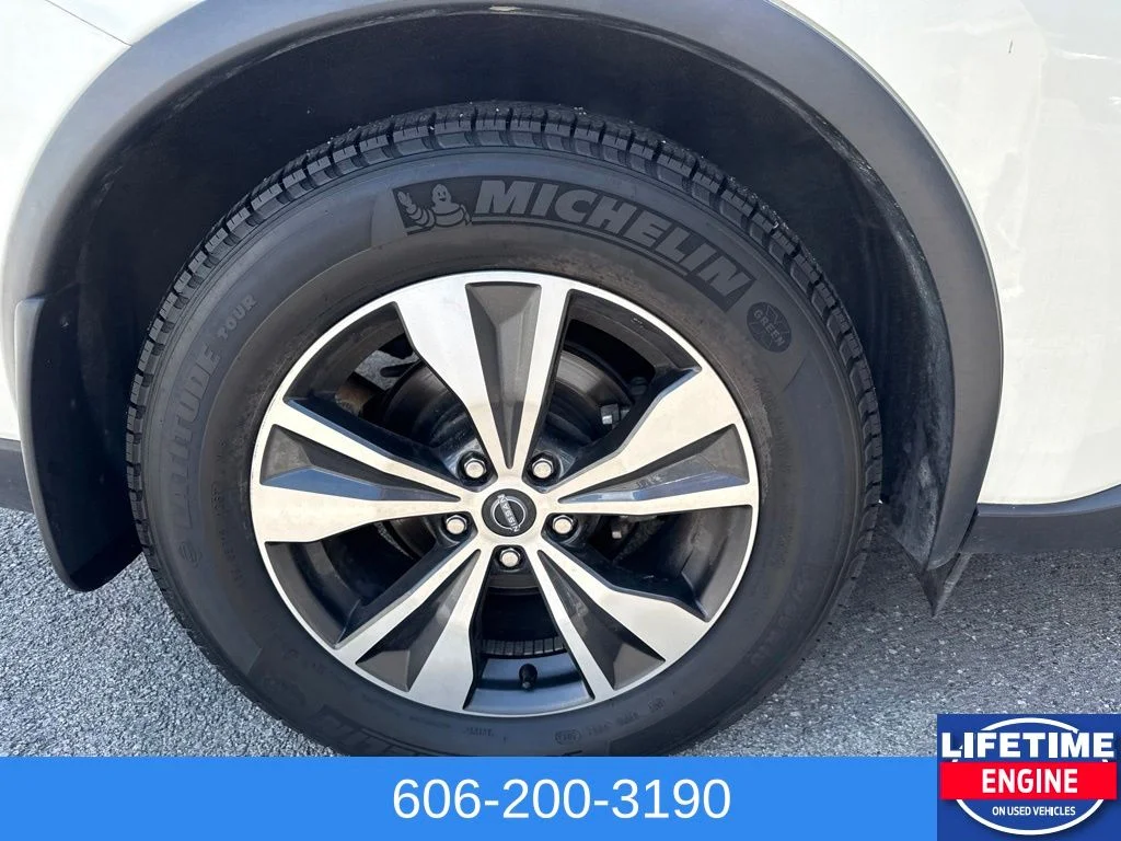 Used 2024 White Nissan SV image 6