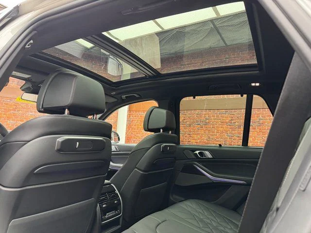 Used 2026 White BMW M60i image 24