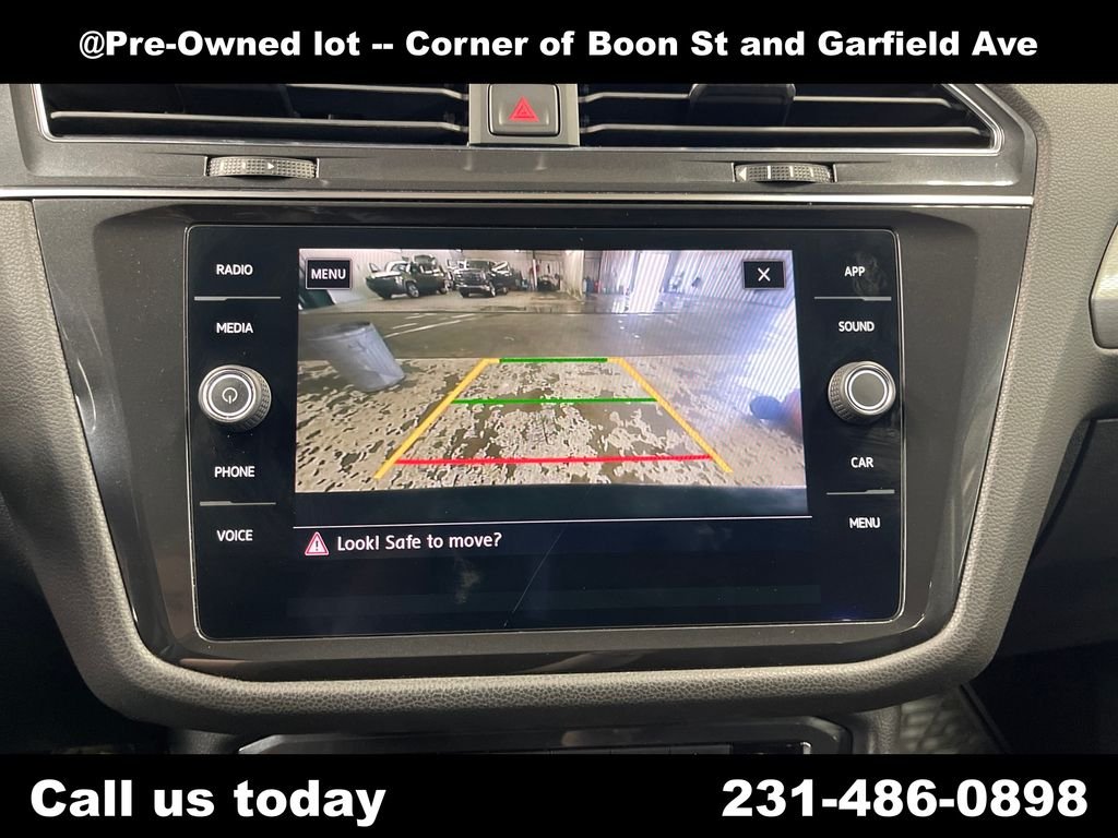 Used 2019 Green Volkswagen 2.0T SE image 25