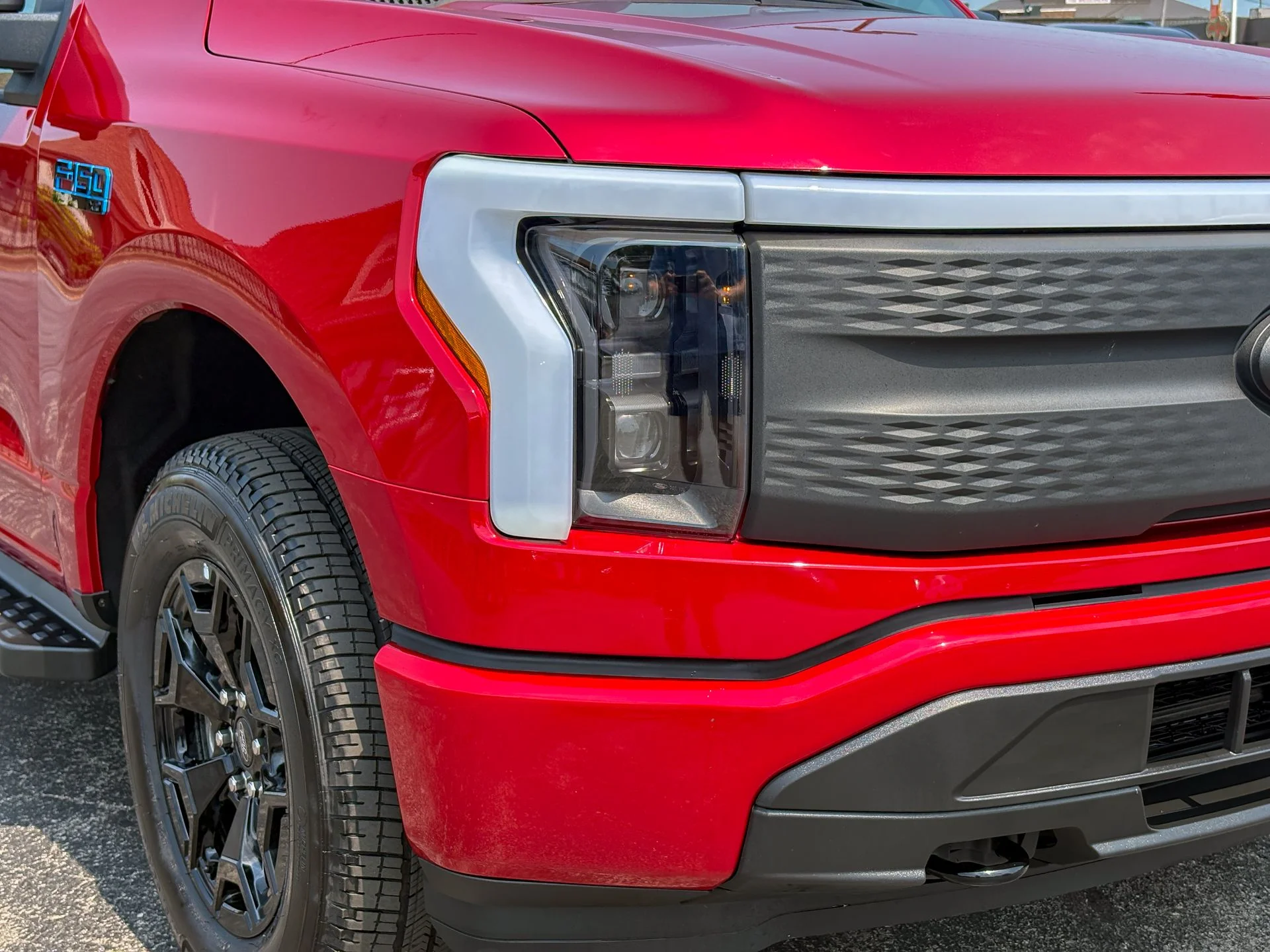 Used 2025 Red Ford XLT image 3