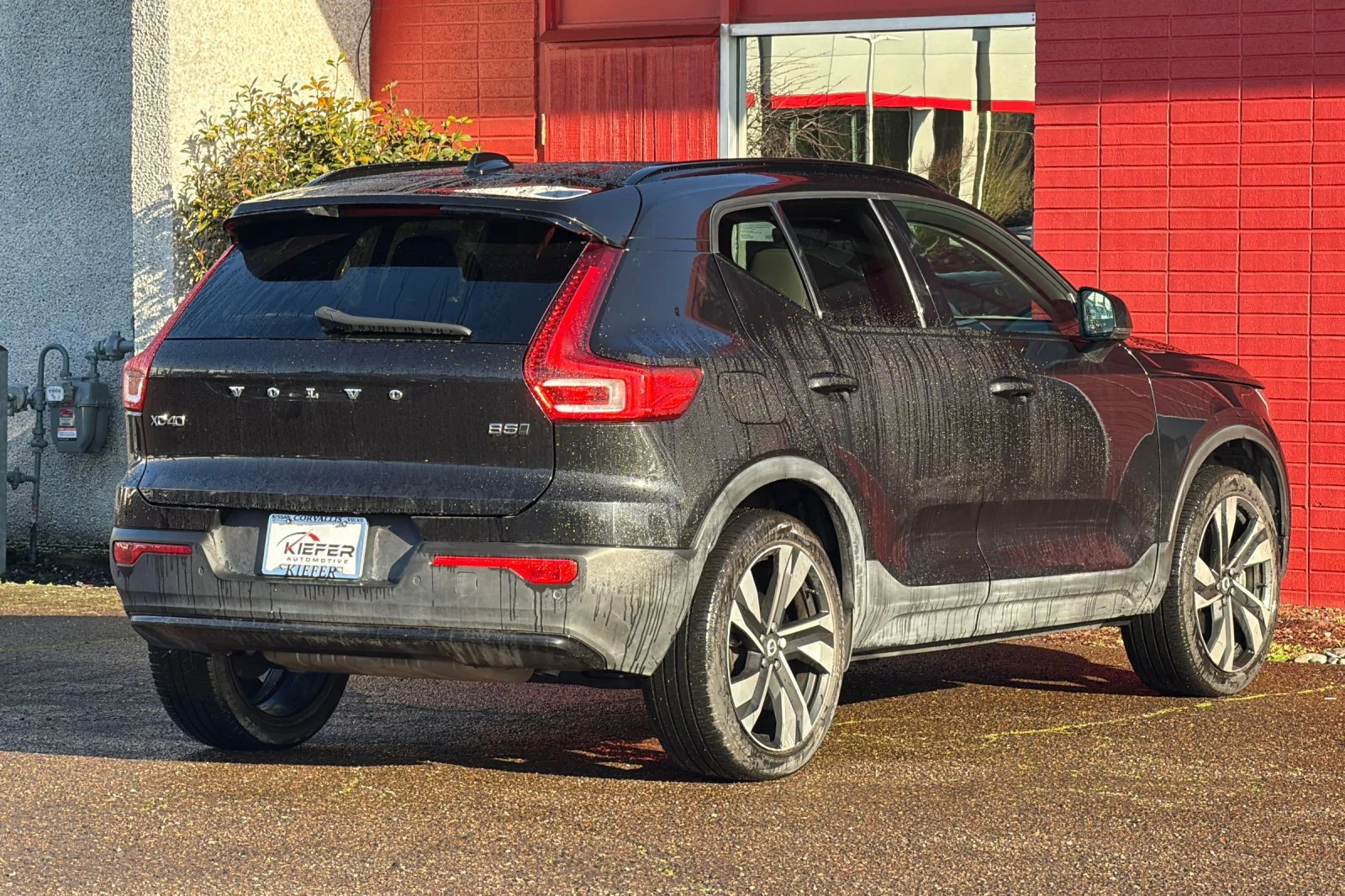 Used 2023 ONYX BLACK Volvo Plus Dark Theme image 4