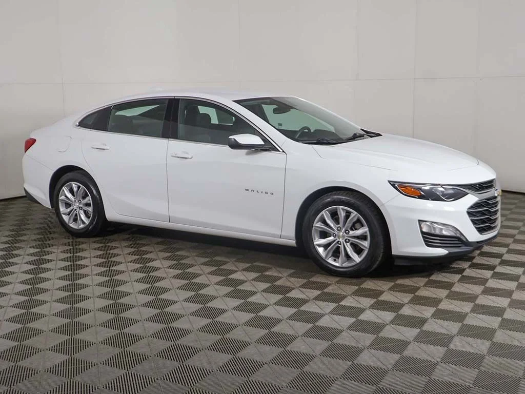 Used 2023 White Chevrolet LT image 12