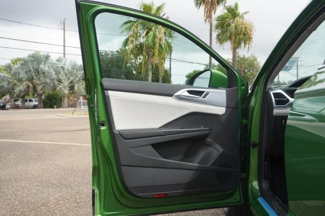 New 2026 Bright Moss Green Metallic Volkswagen 1.5T SE image 14