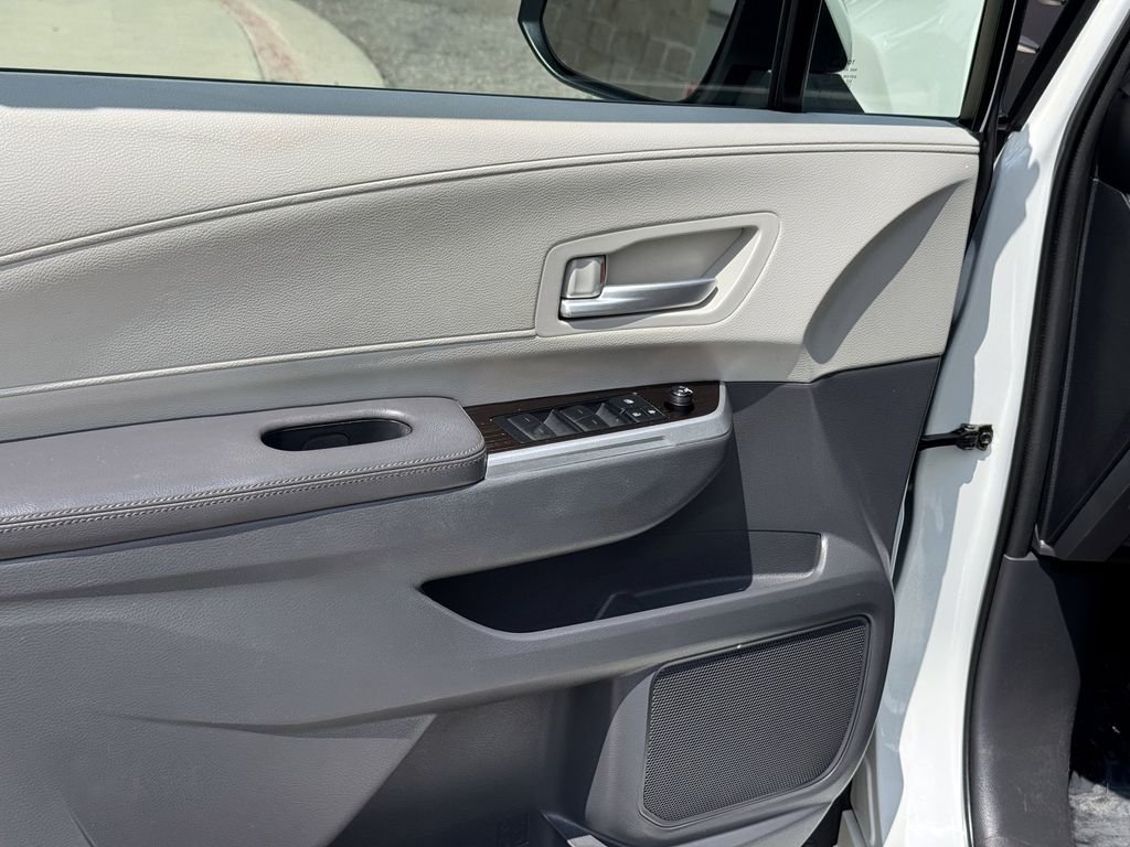 Used 2021 White Toyota XLE image 18