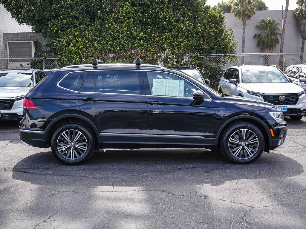 Used 2018 Pearl Metallic Volkswagen 2.0T SEL image 32
