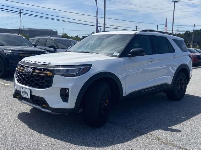 New 2026 White Ford Tremor image 5