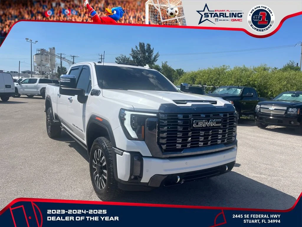 Used 2024 White Frost Tricoat GMC Denali Ultimate image 3