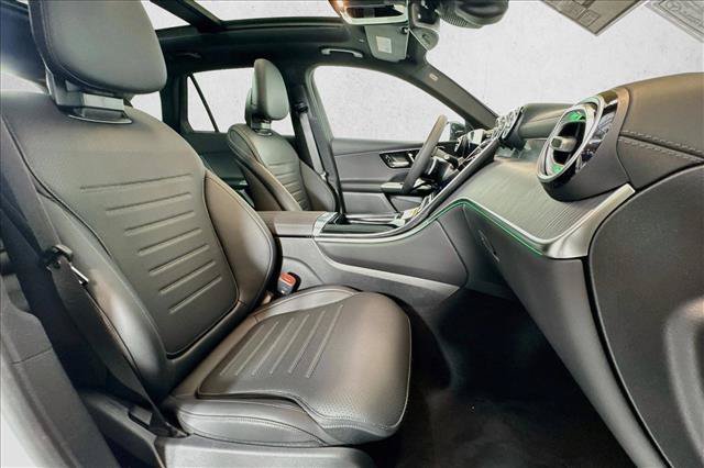 New 2026 Polar White Mercedes-Benz GLC 300 image 56