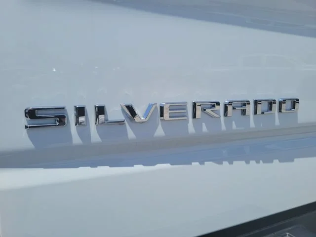 New 2026 Summit White Chevrolet LT image 31
