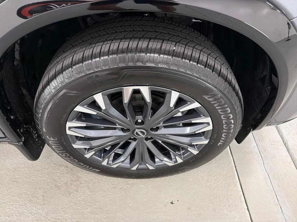 New 2026 Gun Metallic Nissan Platinum image 4