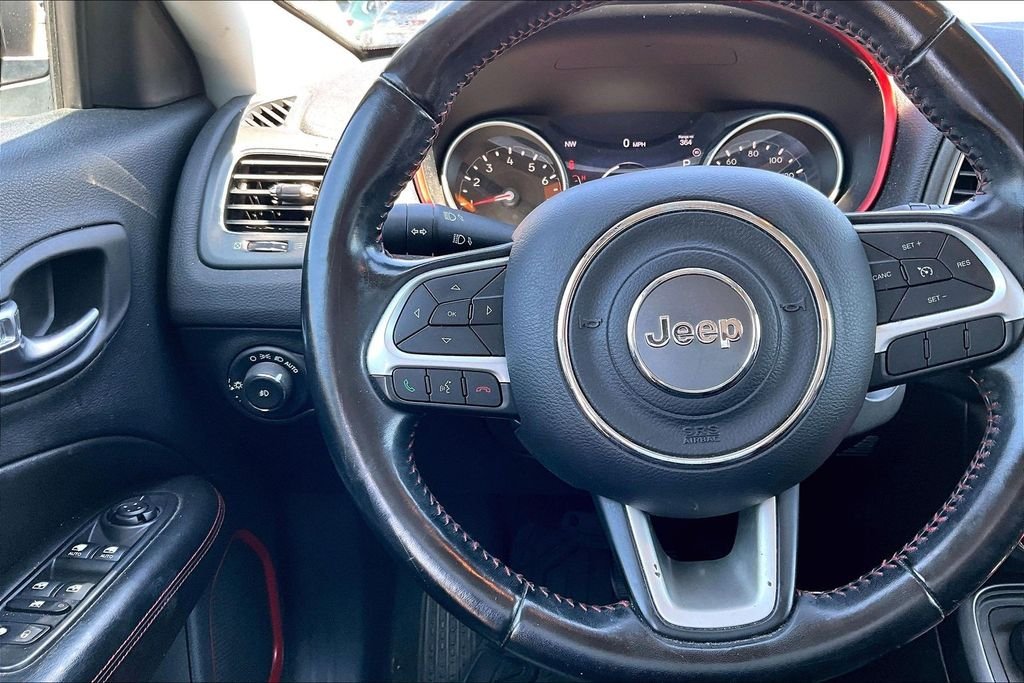 Used 2020 White Jeep Trailhawk image 17