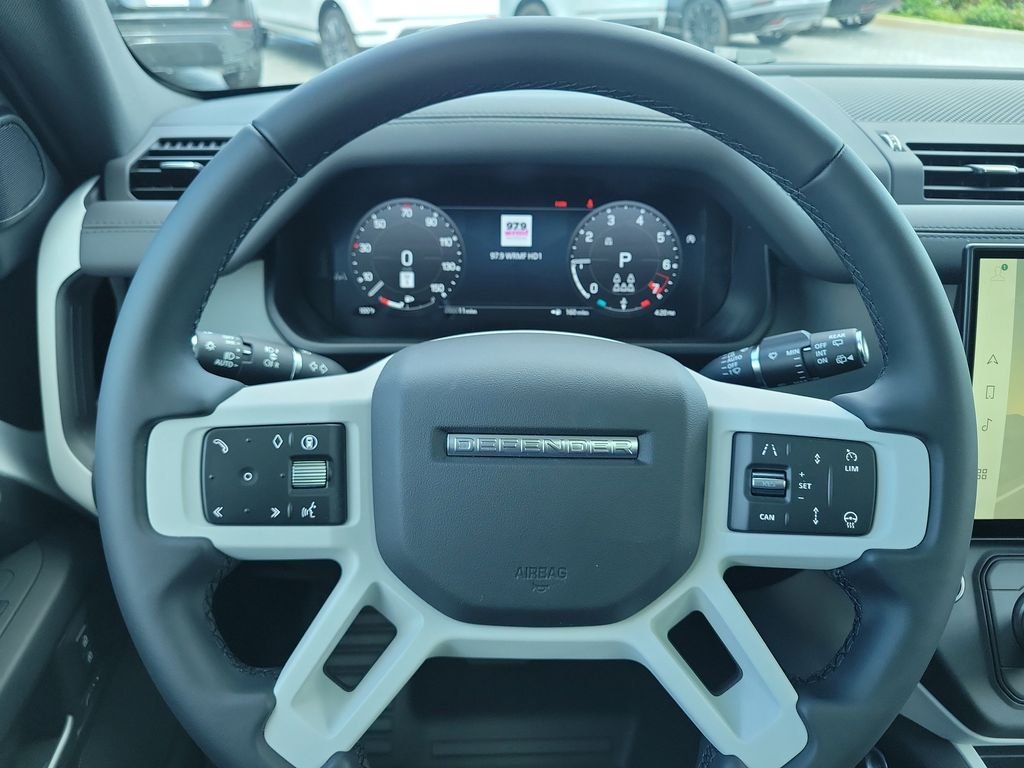 New 2026 Fuji White Land Rover S image 29