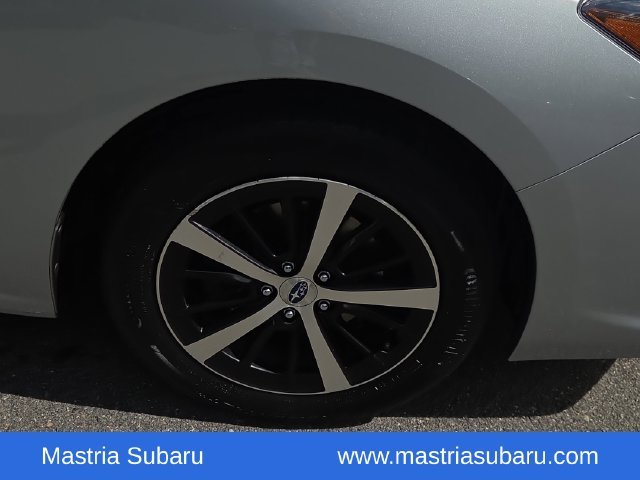 Used 2021 Ice Silver Metallic Subaru Premium image 22