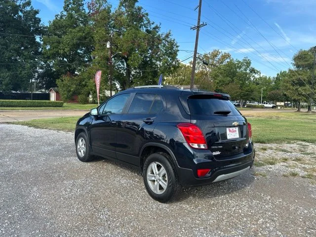 Used 2022 Blue Chevrolet LT image 9