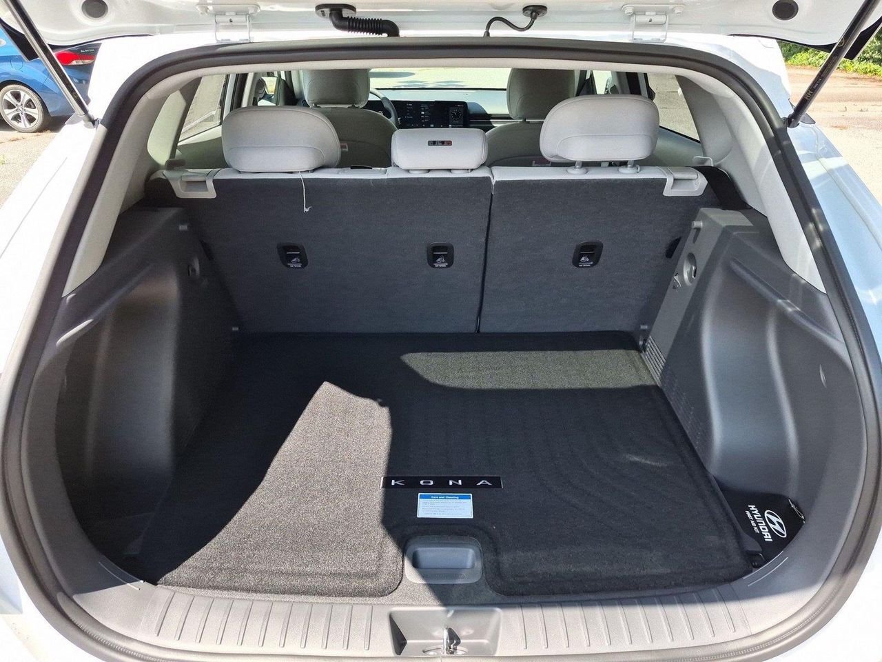 New 2027 Atlas White Hyundai SEL Sport AWD image 32