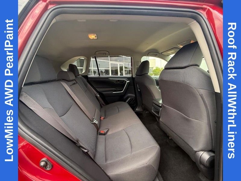 Used 2019 Pearl Toyota LE image 11