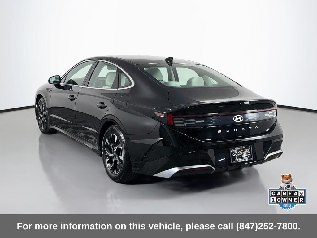 Used 2025 Abyss Black Hyundai SEL image 5
