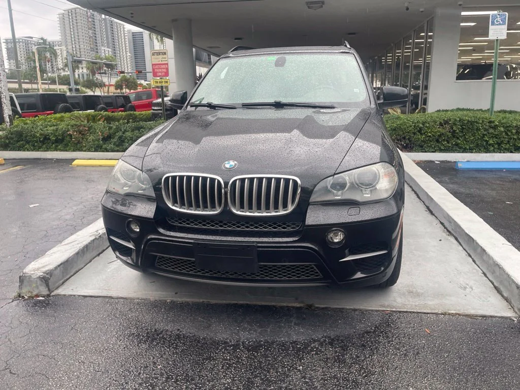 Used 2013 Black BMW xDrive50i image 2