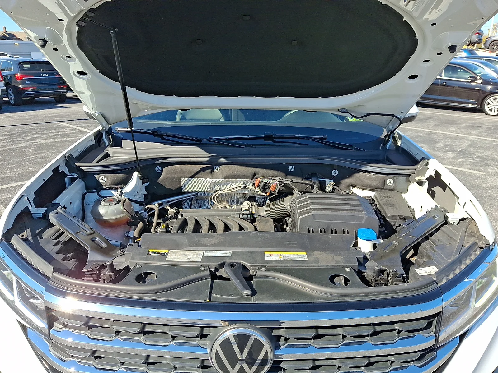 2022 Volkswagen Atlas SE w/Tech - Photo 30