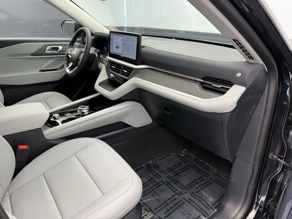 New 2026 Agate Black Metallic Ford Platinum™ image 70