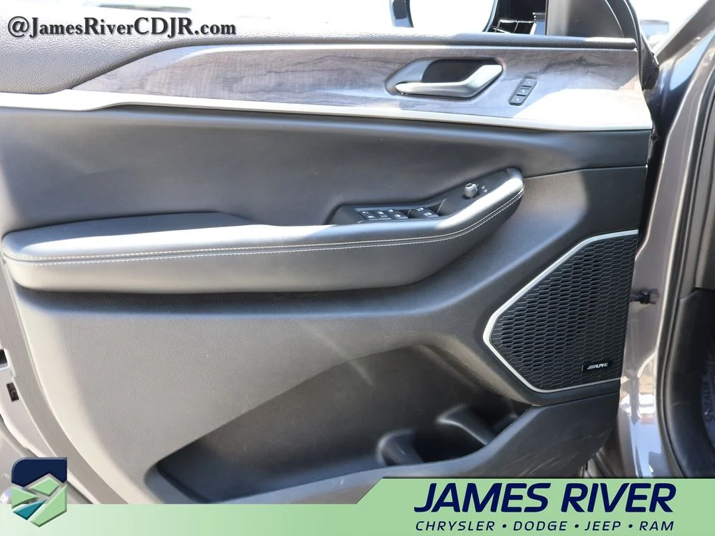 Used 2021 Gray Jeep Limited image 22