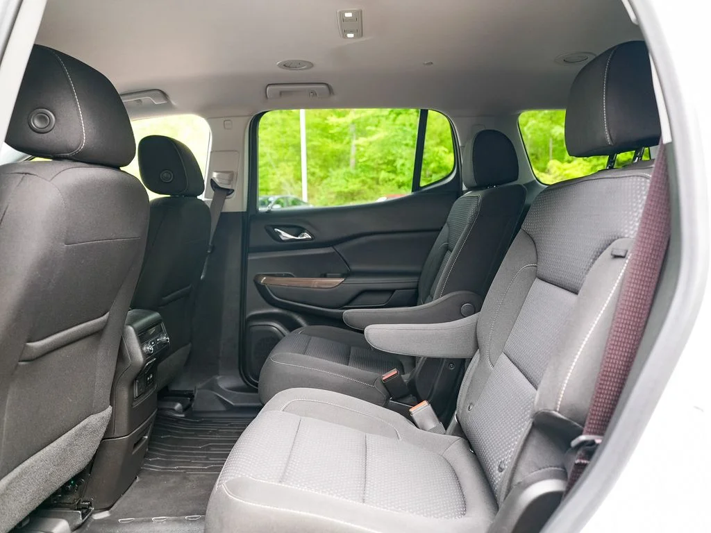 Used 2022 White GMC SLE image 45