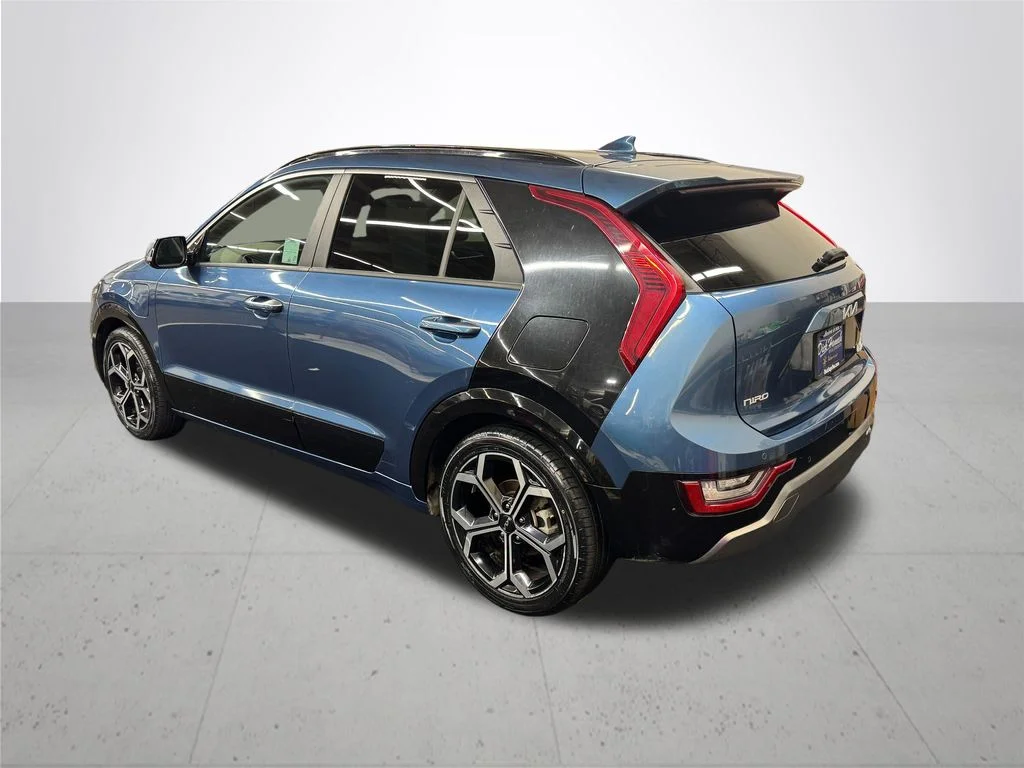 Used 2023 Blue Kia SX image 4
