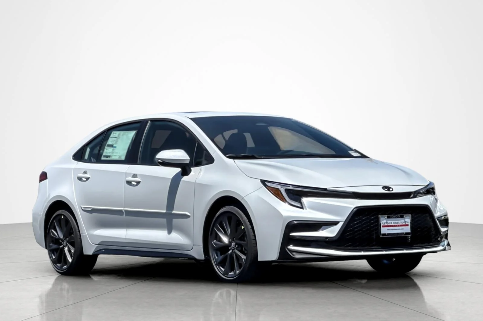 New 2026 Wind Chill Pearl <sup>1</sup> Toyota  XSE image 7