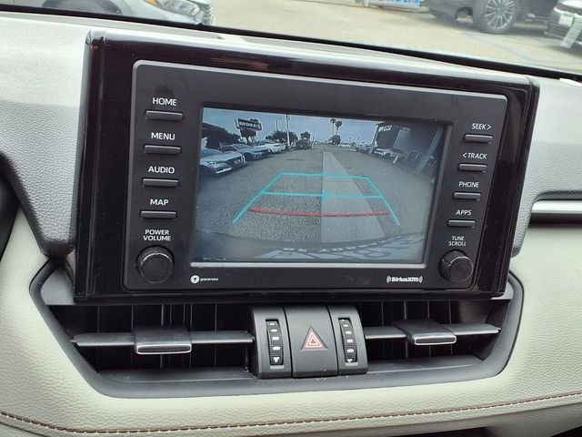 Used 2021 Silver Toyota XLE Premium image 6