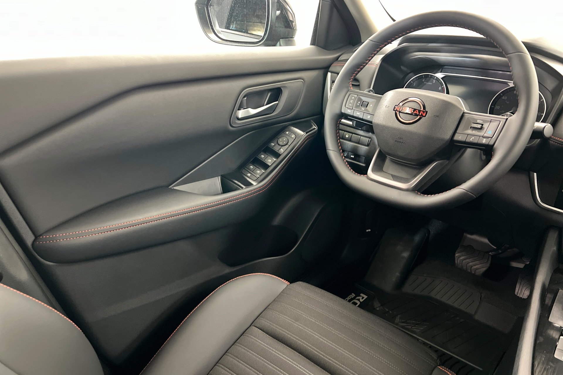 New 2026 Boulder Gray Pearl Nissan Rock Creek® image 12