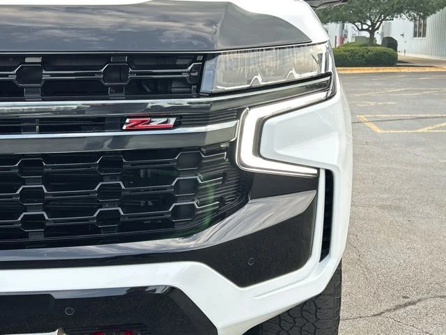 Used 2022 Summit White Chevrolet Z71 image 3