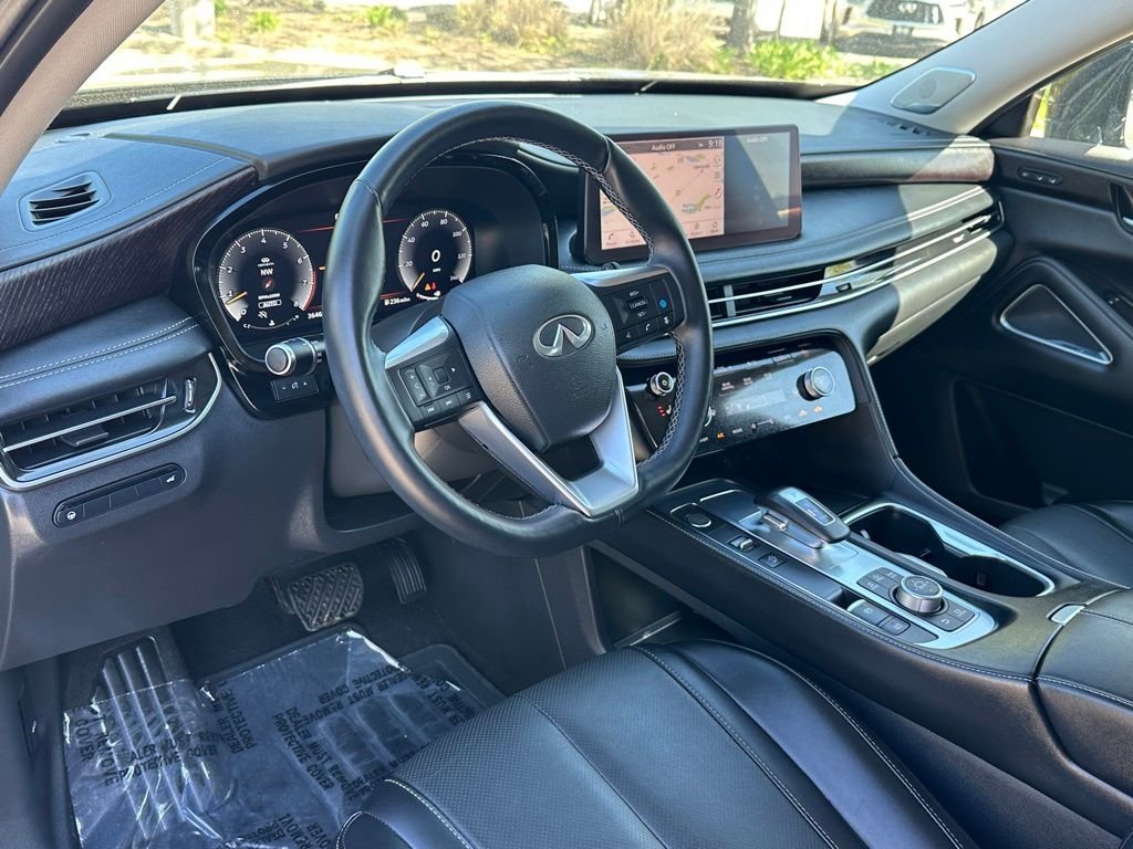 Used 2023 Black INFINITI Sensory image 19