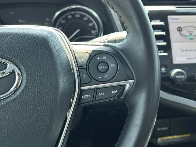 Used 2018 Gray Toyota XLE image 35