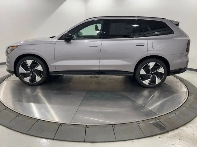 New 2026 Blue Volvo Twin Motor Performance Ultra image 2