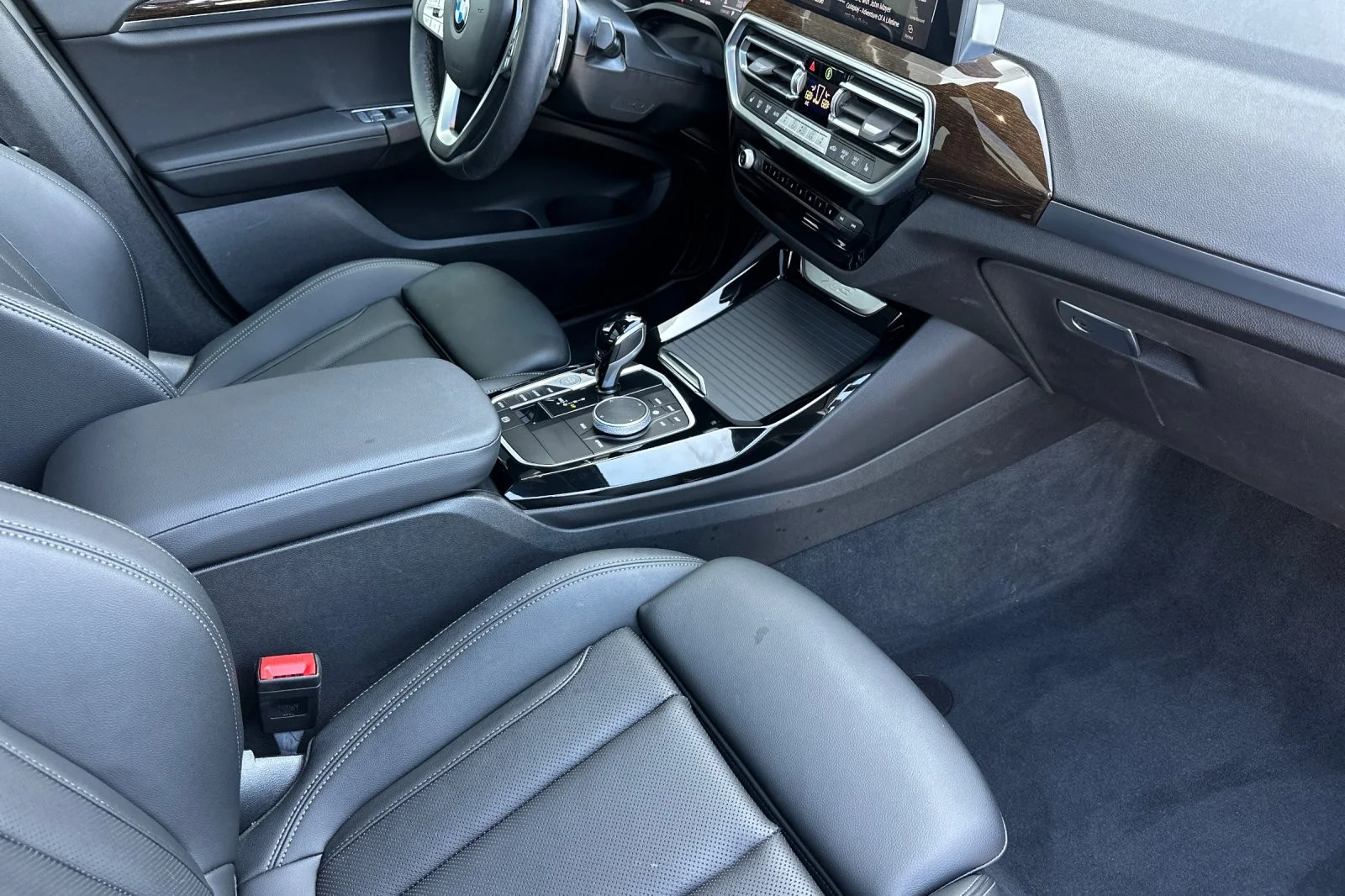 Used 2023 Alpine White BMW sDrive30i image 15