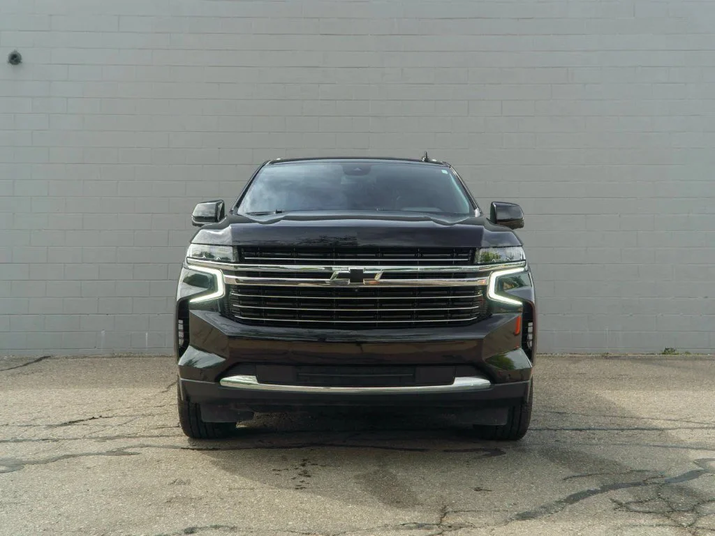 Used 2023 BLACK Chevrolet LT image 11