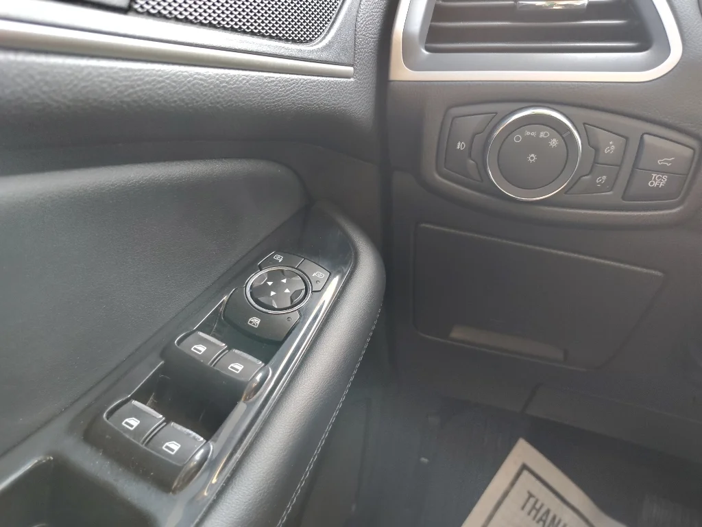 Used 2019 Blue Metallic Ford SEL image 16