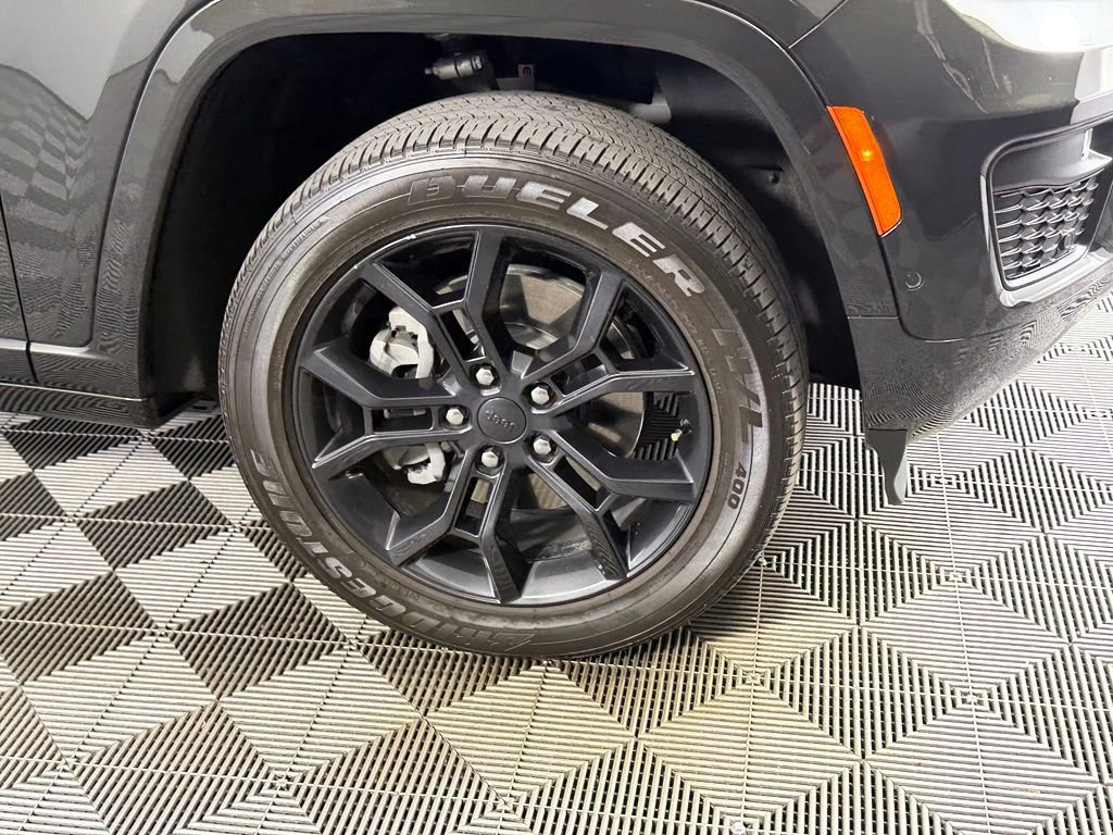 Used 2024 Pearlcoat Jeep Anniversary Edition 4xe image 12