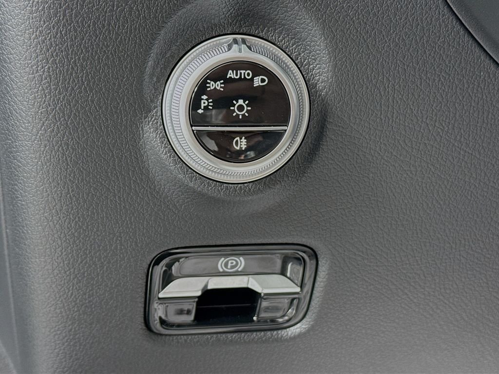 Used 2025 Blue Mercedes-Benz C 300 image 10