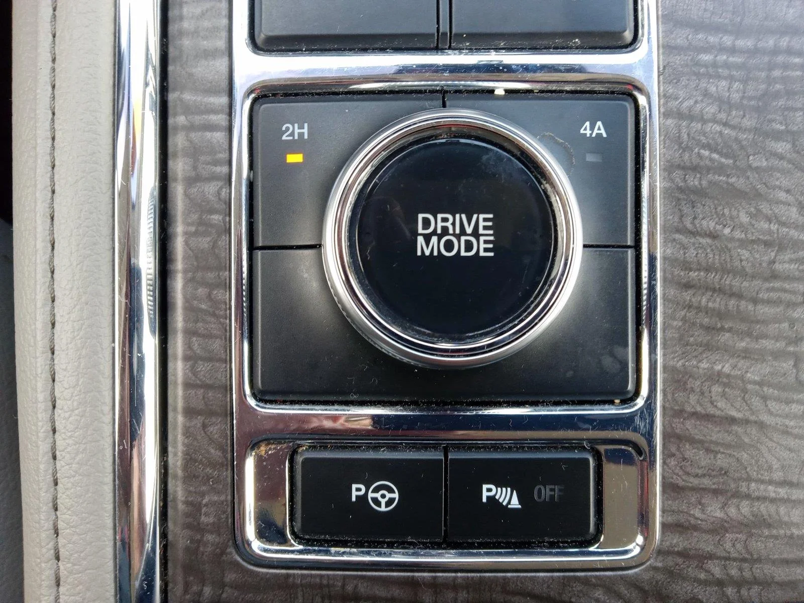 Used 2020 Blue Ford Limited image 25