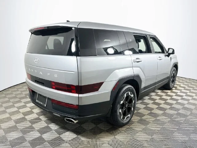 New 2027 Silver Hyundai SE image 3