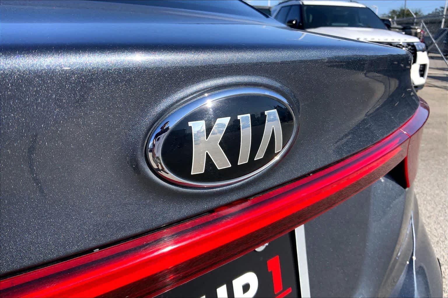 Used 2021 Gray Kia LXS image 18