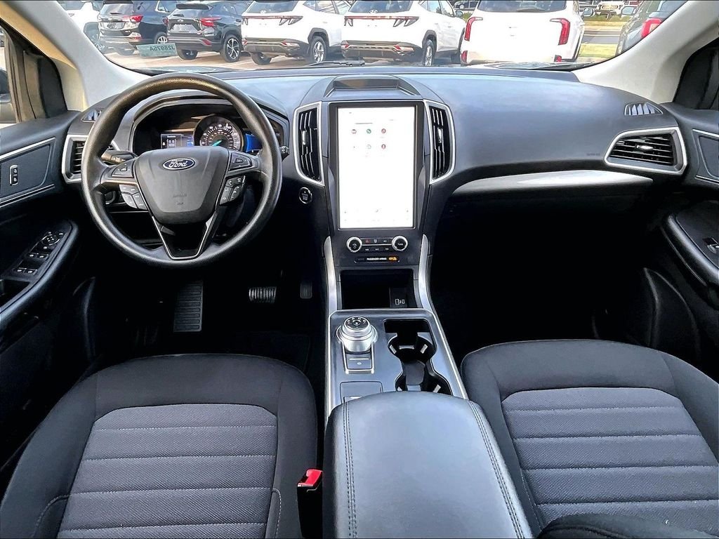Used 2022 Silver Ford SE image 21
