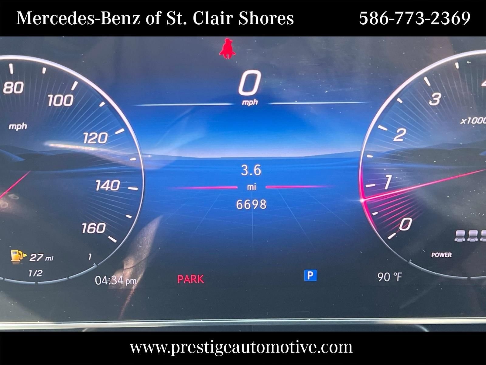 Certified Used 2025 White Mercedes-Benz GLC 300 image 24
