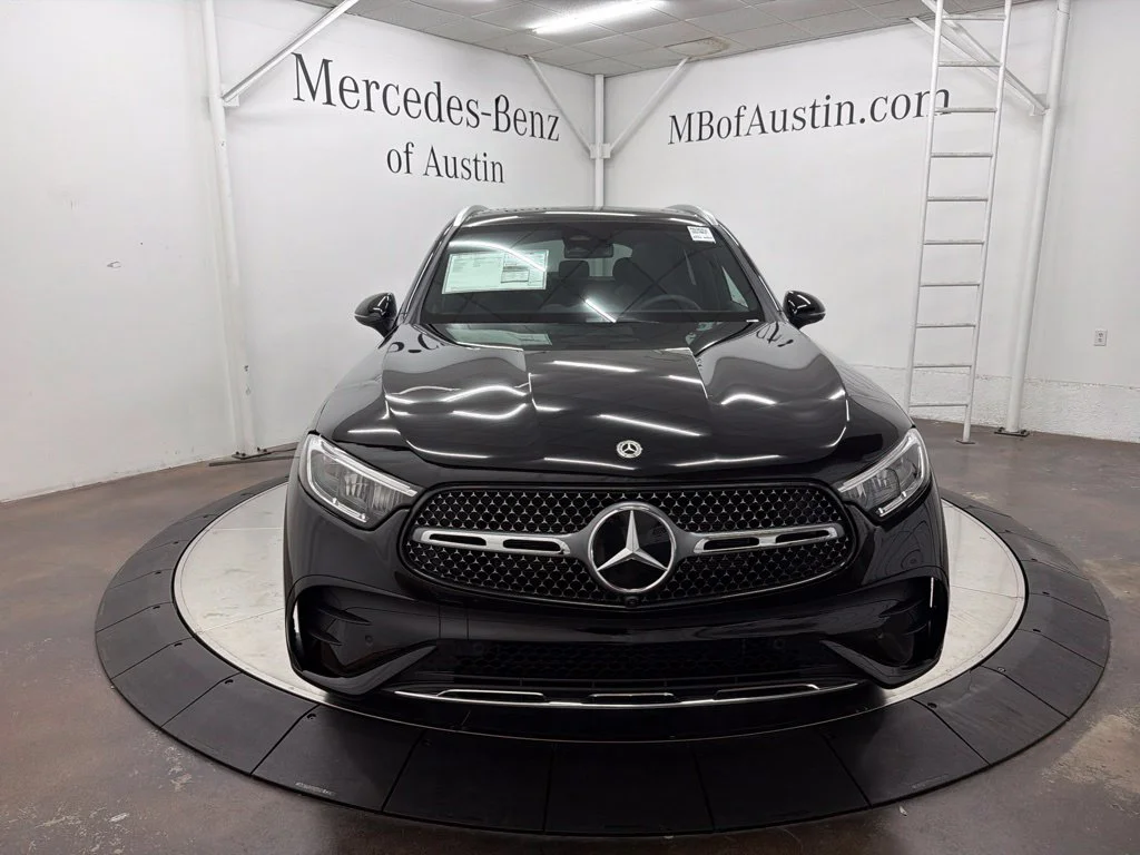 New 2027 Black Mercedes-Benz GLC 300 image 2